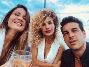 Mario Casas Instagram - Con las súper nenas!!! @mj.gomezr @sheila.casas thanks @picalagartosmad ❤️