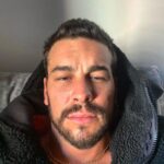 Mario Casas Instagram - Dia 15, Domingo. Os mando 💪🏻 y ❤️ #quédateencasa
