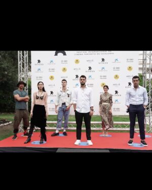 Mario Casas Instagram - Gracias siempre @sitgesfestival 16 de octubre estreno en cines, #NoMatarás @davidvictori @milenasmitm @_fernandovaldivielso_ @elisabethlarena @filmaxpresenta
-
Estilismo @noapict_management