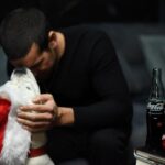 Mario Casas Instagram - CoraNoel y yo, os deseamos una Feliz Navidad ;) @cocacola_esp #cocacolanavidad #realmagic #publi