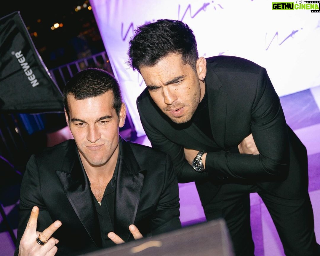 Mario Casas Instagram - #aboutlastnight en Familia!!! ;) Club Financiero Genova