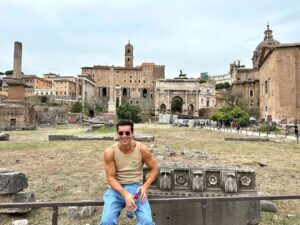 Mario Casas Instagram - Un paseo por Roma…

@anantarapalazzonaiadi