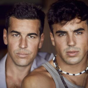 Mario Casas Instagram - By @valero_rioja para @misoledadtienealas_pelicula 
@oscar_casas_ @holacom