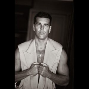 Mario Casas Instagram - By @valero_rioja para @misoledadtienealas_pelicula 
@oscar_casas_ @holacom