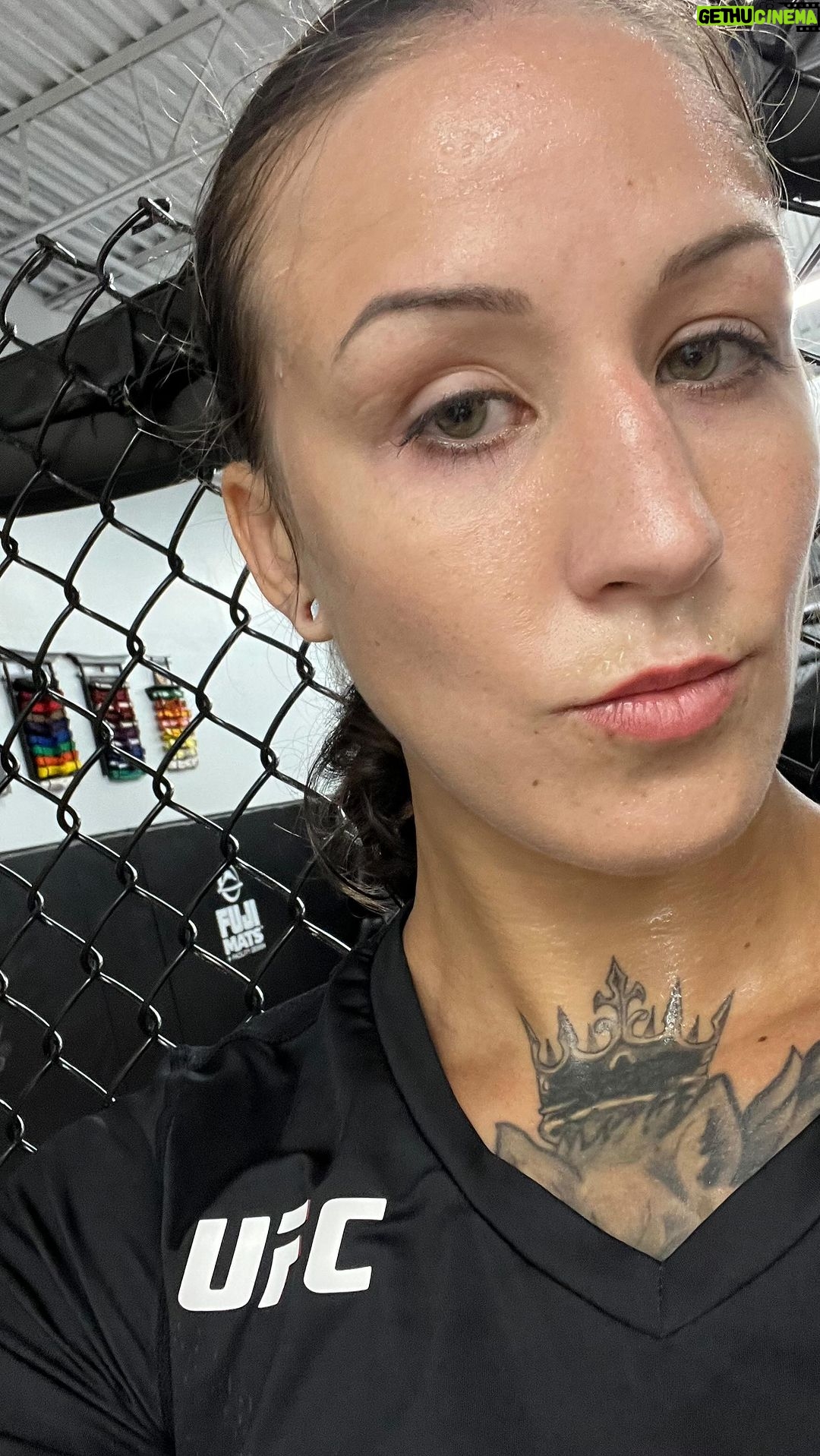 Mariya Agapova Instagram - Честно сказать, я не знала, как я переживу эту реабилитацию, но я ее пережила. Огромное спасибо моим менеджерам @alexdavismma @alexeyzhernakov @alexandrromashov13 . Без их поддержки я бы не смогла пройти этот путь. В начале реабилитации у меня не было спонсоров. Но благодаря Валерону @ogonvalera666 , они появились. Спасибо им огромное за финансовую поддержку во время этой реабилитации @fitburngermany @fitburn.ai . Так же спасибо всем моим друзьям, клиентам в тату шопе и подписчикам. Спасибо Лео и его тату шопу @screamerzink . За эти долгие 10 месяцев реабилитации я освоила новую профессию и теперь являюсь спонсором сама себе😊 Благодарю за этот фильм: @tom_mmm_ @pjxiglesias Я возвращаюсь в бизнес. Мой менеджер уже ищет мне бой. И я голодна до бабок и рамсов😋 Honestly, I did not know how I would survive this rehabilitation, but I survived it. Many thanks to my managers @alexdavismma @alexeyzhernakov @alexandrromashov13 . Without their support, I would not have been able to make this journey. At the beginning of the rehabilitation, I had no sponsors. But thanks to Valeron @ogonvalera666 , they appeared. I thank them very much for their financial support during this rehab @fitburngermany @fitburn.ai . Thanks also to all my friends, clients in tattoo shop and followers. Also thanks to Leo and his tattoo shop @screamerzink . During these long 10 months of rehabilitation, I mastered a new profession and now I am my own sponsor😊 Thank you for this movie: @tom_mmm_ @pjxiglesias I’m back in business. My manager is already looking for me a fight. And I’m hungry for money and violence 😋 #mma #ufc #backtobusiness