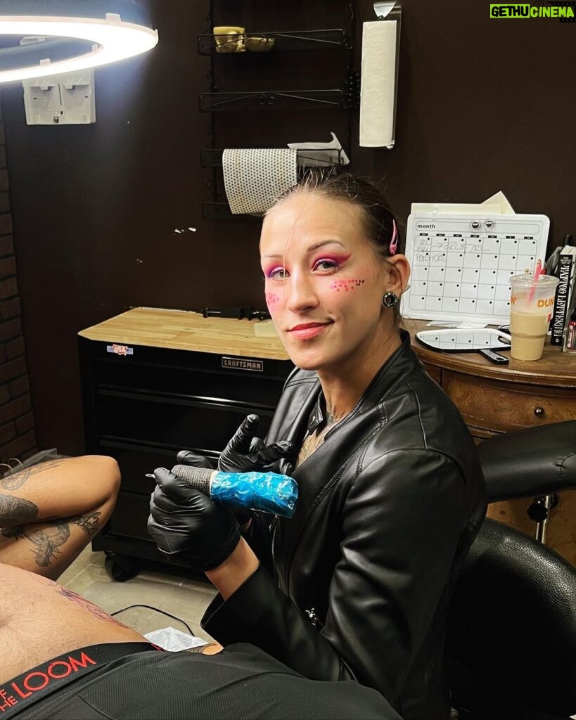 Mariya Agapova Instagram - ❤️👊 #mma #tattoo #keepfighting Screamerz Ink