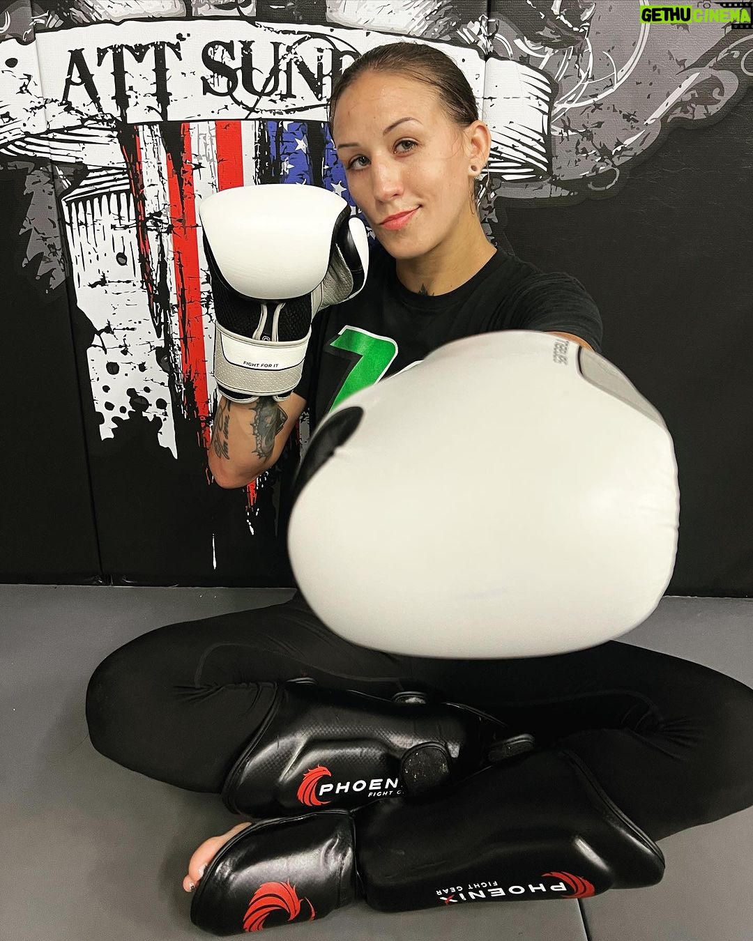 Mariya Agapova Instagram - ❤️👊 #mma #tattoo #keepfighting Screamerz Ink