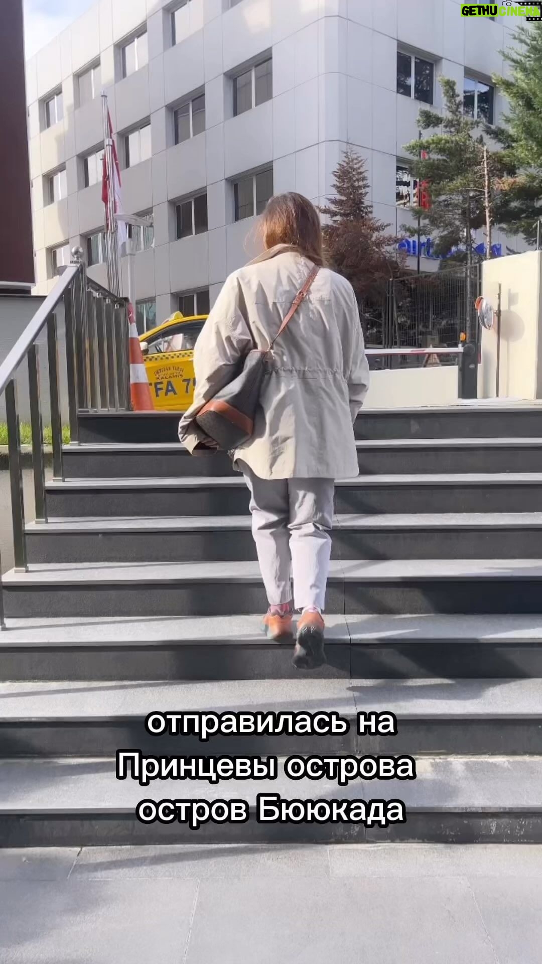 Mariya Shumakova Instagram - А кто будет в Стамбуле 🇹🇷непременно отправляйтесь на Принцевы острова (Мы были на острове Бююкада). Путешествие на целый день. Никакой суеты, машин. Море и сосны.