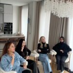 Mariya Shumakova Instagram - А расклад ТАРО на декабрь для каждого знака Зодиака уже на YOUTUBE!🚀🚀🚀 А хочешь научиться за 2 месяца делать точные прогнозы с помощью ТАРО для себя и близких, приходи учиться! За 8 недель освоите сильнейший инструмент самопомощи, который останется с вами на всю жизнь!🧙🏻 Все подробности по ссылке в шапке профиля! ❤️ В главных ролях 🎬🎬: @krotski @sasha_titova @eugenelev @maria_shorina14 👏🏻👏🏻👏🏻