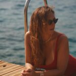Mariya Shumakova Instagram - Цитировать Тарковского и Бродского в купальнике, это не дурной тон…это культурный кич! Забегая вперед «…Вот и лето прошло…» завываем под Кайдоновского или вторим Ротару…🚴🏻‍♀️ А осень давайте встречать вместе! На практикумах Старшие Арканы вскрывать! (Про вебинар таро бесплатный в сторис). А вообще, скоро велосипед на склад и немного грустно…пойду пожру🍞. #потокмыслей #самореклама Saint Petersburg, Russia