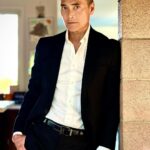 Mark Dacascos Instagram – Aloha! Thank you @peggysirota for my new headshot. Thank you @juliedacascos for helping make it happen. 🙏🏽❤️🤙🏽 #grateful #breathe #friends