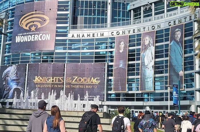 Mark Dacascos Instagram - @kotzmovie @wondercon @madisoniseman #famkejanssen @diegotinoco @nickstahl #Yoshiikezawa #DanLarson Repost from @madisoniseman • Thank you for the best weekend @wondercon !! And thank you to everyone who came out to support @kotzmovie ✨🤍