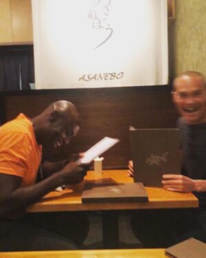 Mark Dacascos Instagram - Lance. That night we had dinner with @stephaniereddick and @juliedacascos I was looking forward to sneaking up on you again this coming Monday @johnwickmovie Guess it’ll have to wait. RIP 💔🙏🏽❤️🤙🏽 

Repost from @dacascosmark
•
When the ninja senses of @thereallancereddick tells him he’s about to have some unexpected company👍🏽 #zerocaughthisbreath #JohnWick3 reunion.