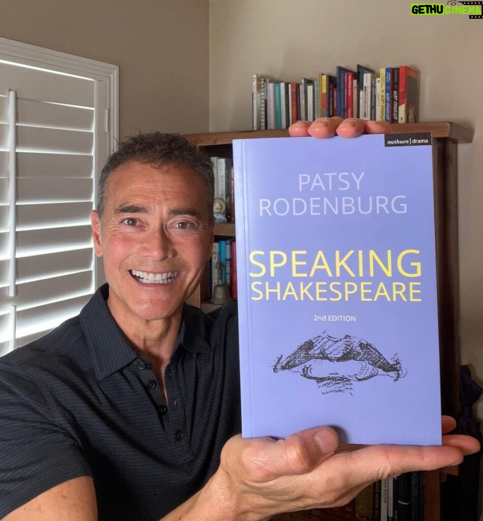 Mark Dacascos Instagram - Patsy Rodenburg, SPEAKING SHAKESPEARE, 2nd edition…received today, will start reading today. And I hope you’re well, much aloha🙏🏽❤🤙🏽 #gratitude #breathe #presence