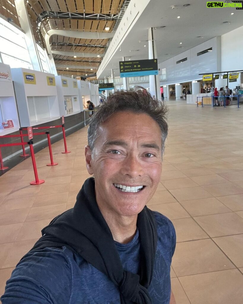 Mark Dacascos Instagram - Aloha! Now departing Portugal 🇵🇹 Have been a long time student of the profound #PatsyRodenburg (thanks to the wonderful #LarryMoss) and have, last Friday, completed her “Teacher-Training” certification-program with a very “present” group of people. I am grateful. And I will be on the #sagaftrastrike picket line next week🙏🏽❤🤙🏽 #breathe #humility #presence