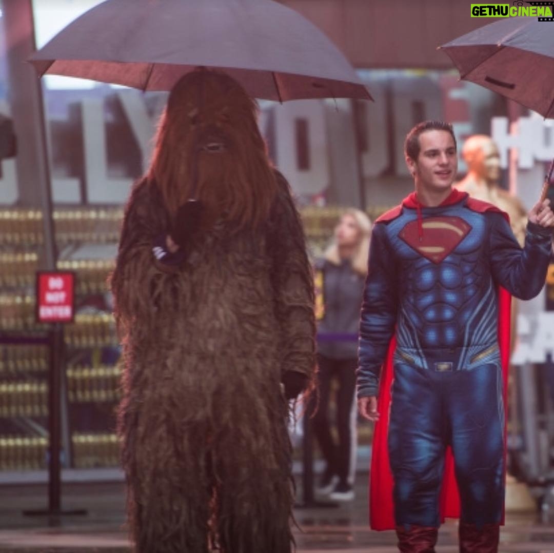 Mark DeCarlo - 1.1K Likes - When it rains in Hollywood