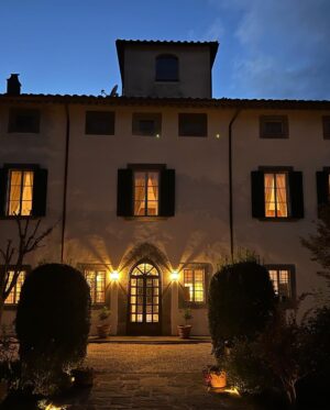 Mark DeCarlo Instagram - Watching my wife’s dream come true, finding her very own Bramasole…
.
.
.
.
.
#villadipiazzano #tablethotels #tablethotel #slh #luxuryvacations #cortona #underthetuscansun #underthetuscansun☀️ #bramasole #francesmayes #globelhotels #findingthetuscansun #italytraveler #italytravel #italytravels #luxuryhotels #luxury-travel #luxurytravel