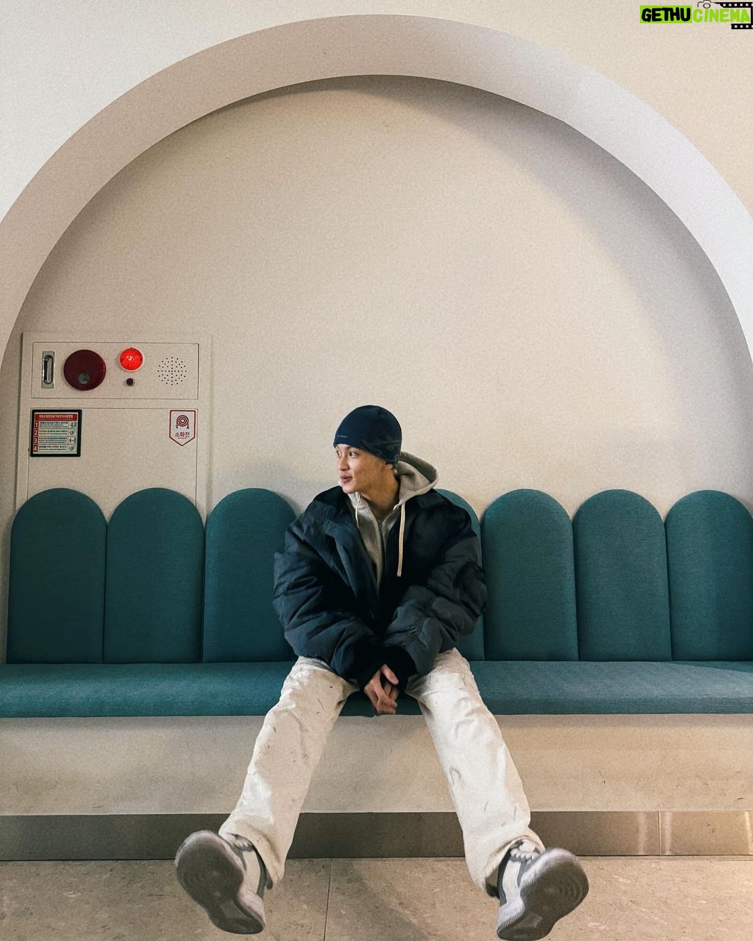Mark Lee Instagram - 우리 모두가 기억하면서 살면 안 사라진다 ! @nct127