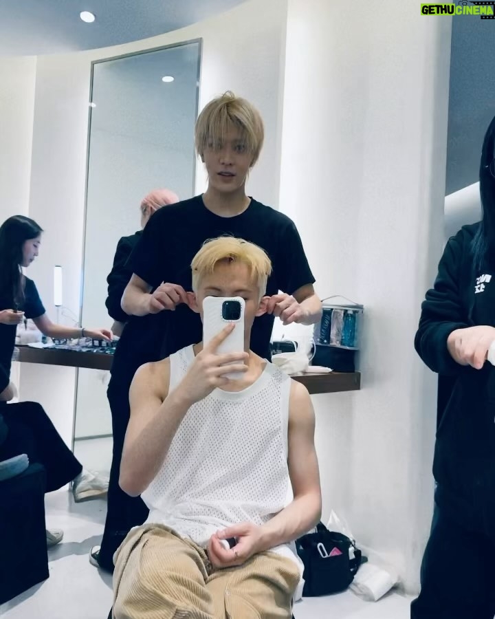 Mark Lee Instagram - 우리 모두가 기억하면서 살면 안 사라진다 ! @nct127