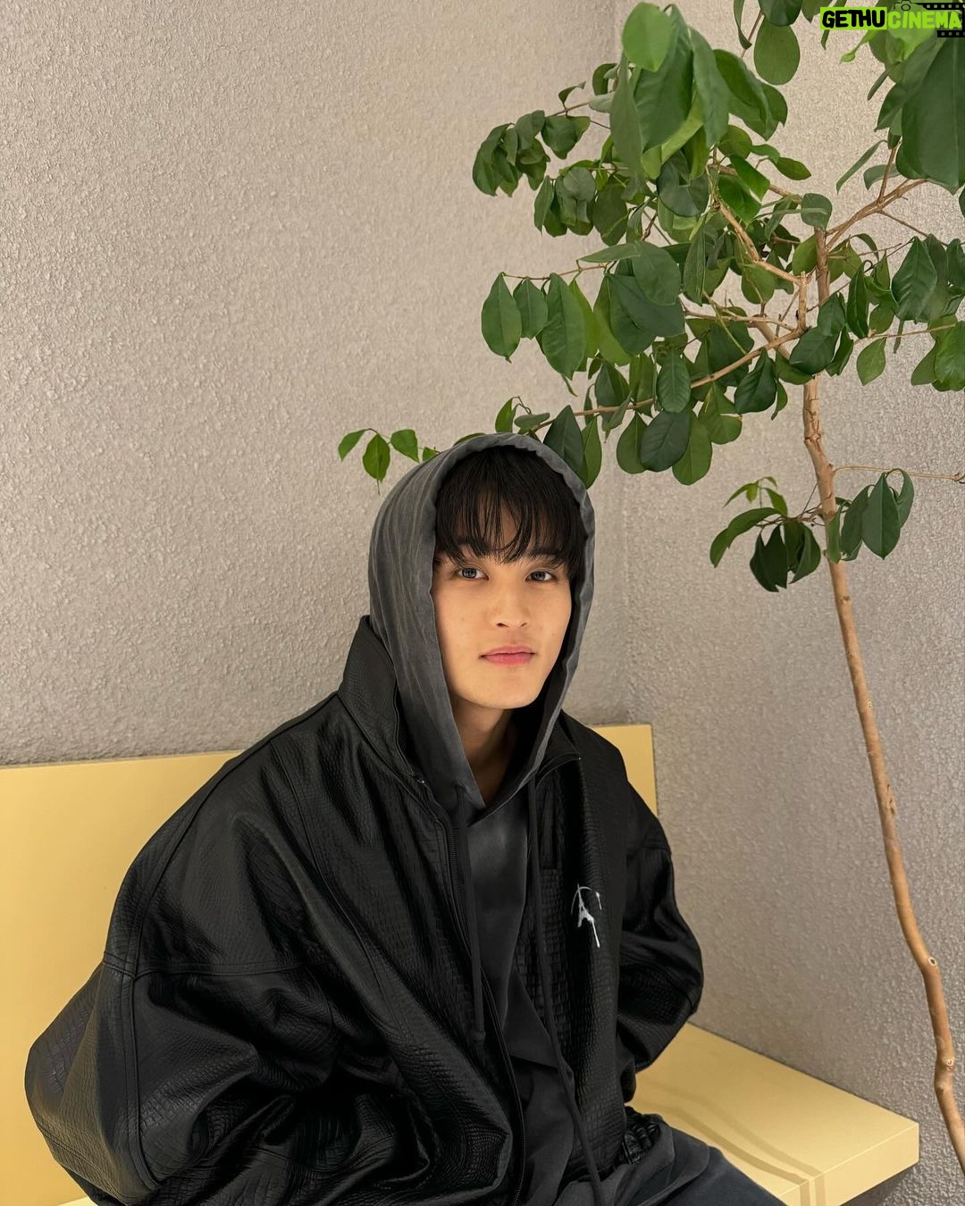 Mark Lee Instagram - what a week🥹thank you to 🌱you guys and to @nct127