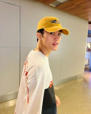 Mark Lee Instagram - slept the whole flight