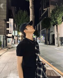 Mark Lee Instagram - If you look close enough, it ain’t that far