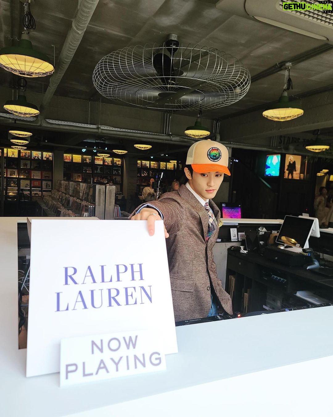 Mark Lee Instagram - My gratitude to @poloralphlauren for the music lounge invitation🔥California in 한남 #RLCaliforniaDreaming @ralphlauren #nctzen #시즈니