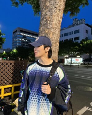 Mark Lee Instagram - 🌱즈니 볼 줄이야
