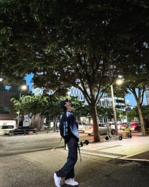 Mark Lee Instagram - 🌱즈니 볼 줄이야