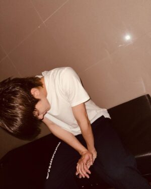 Mark Lee Instagram - feeling flexible in #manila 🙏