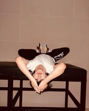 Mark Lee Instagram - feeling flexible in #manila 🙏