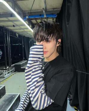 Mark Lee Instagram - feeling flexible in #manila 🙏