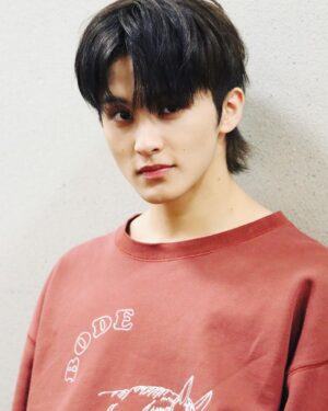 Mark Lee Instagram - 🍔