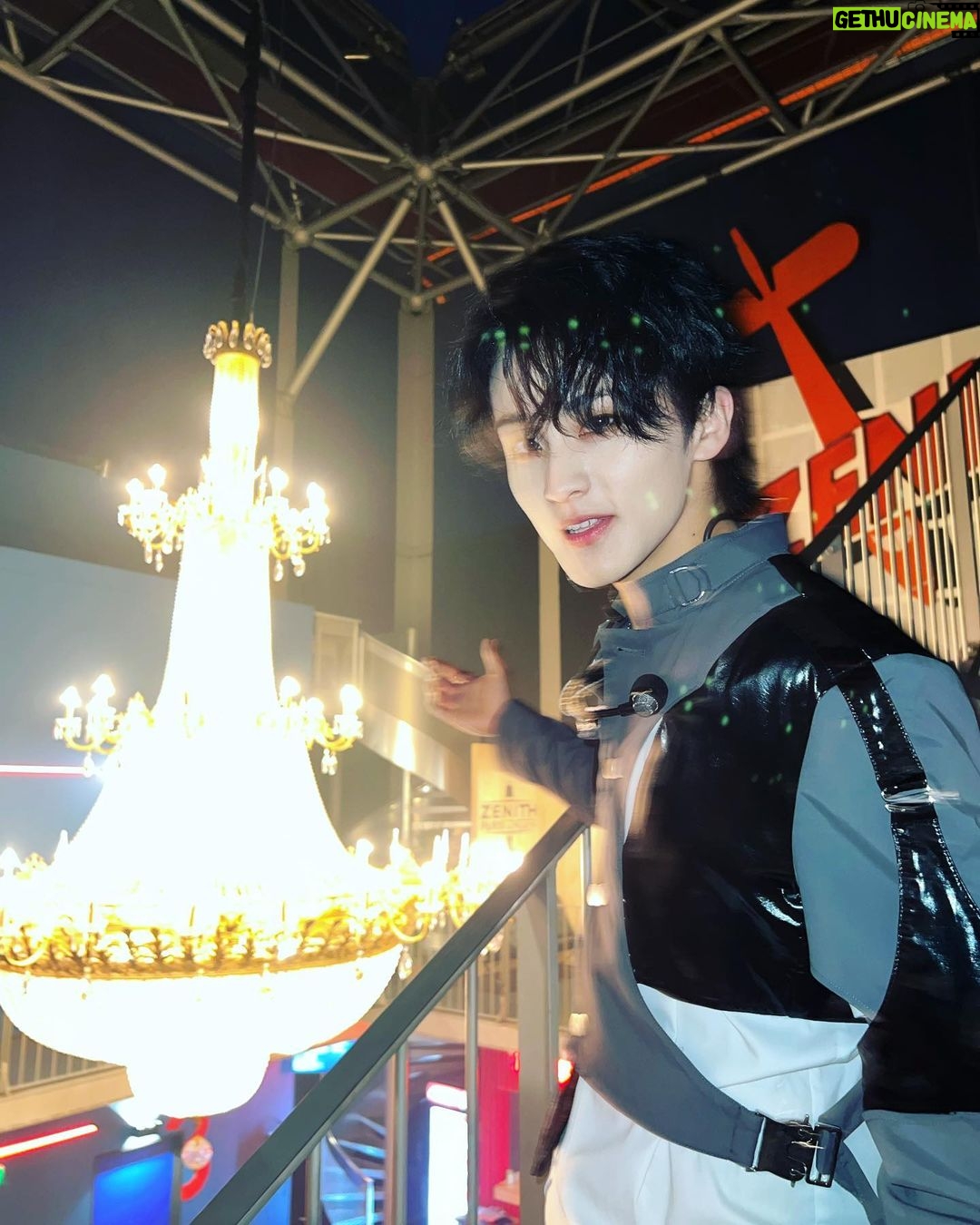 Mark Lee Instagram - thank you soooo much #paris