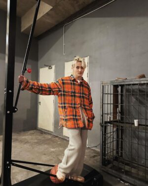Mark Lee Instagram - i was busy