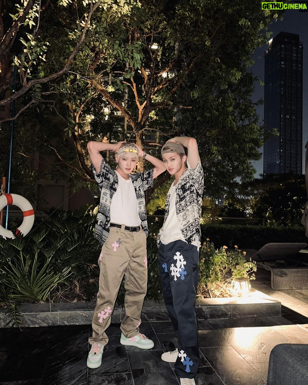 Mark Lee Instagram - A chrome night in thailand 😆😁