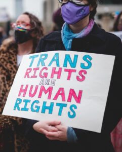 Mark Ruffalo Instagram - As @rupaulofficial stated, “A social media post has never been as powerful as a registered vote.” So, we have our marching orders. We can’t sit back and watch our trans brothers and sisters and favorite drag artists be attacked by right-wing conservatives. We must use our civic duty and vote these bigots out of office. Check out the organizations below for more ways to support. 🏳️‍⚧️🏳️‍🌈 @tnequality @equalitytexas @equalityfl @translashmedia @glaad @aclu_nationwide