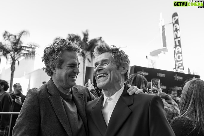 Mark Ruffalo Instagram - To one of the all time greats. I have walked up and down Hollywood Blvd for years while I was going to school in LA. Reciting each name while doing so. Willem fits easily into the greatest figures of the “stars” all up and down the Blvd of dreams. I’ve seen it with my own eyes. 📷: @imagerybyoscar | HCC