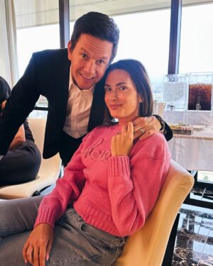 Mark Wahlberg Instagram - Happy Valentine’s Day, babe🙏❤️🙏🥰