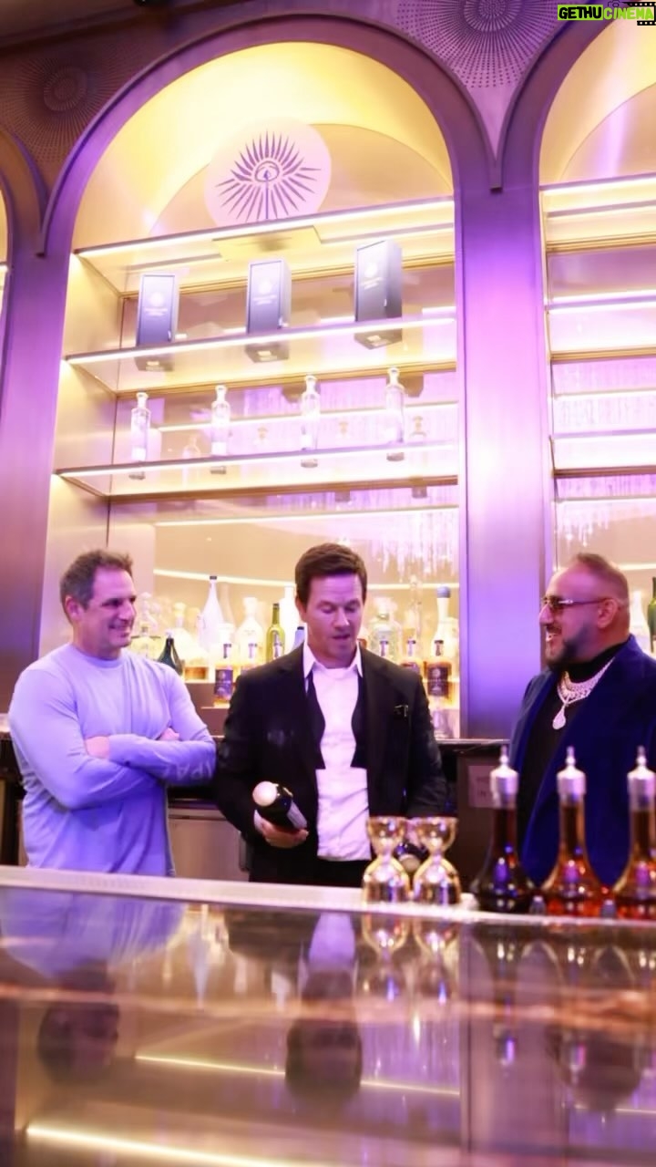Mark Wahlberg Instagram - New bottles coming 🥃📈 @papisteaklv @flechaazultequila @davideinhorn 🥳🥃🔥📈 #FlechaAzulPartner