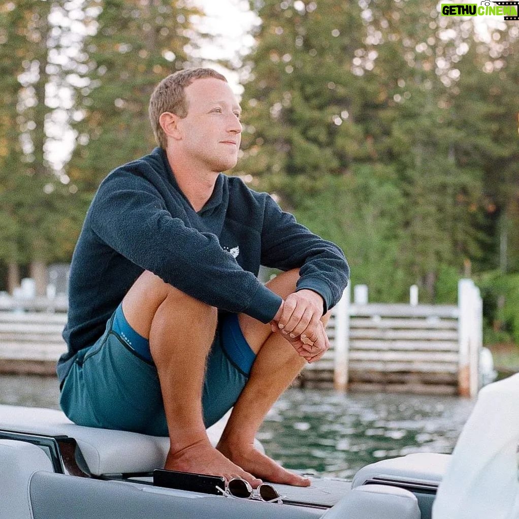 Mark Zuckerberg Instagram - Weekend on the lake