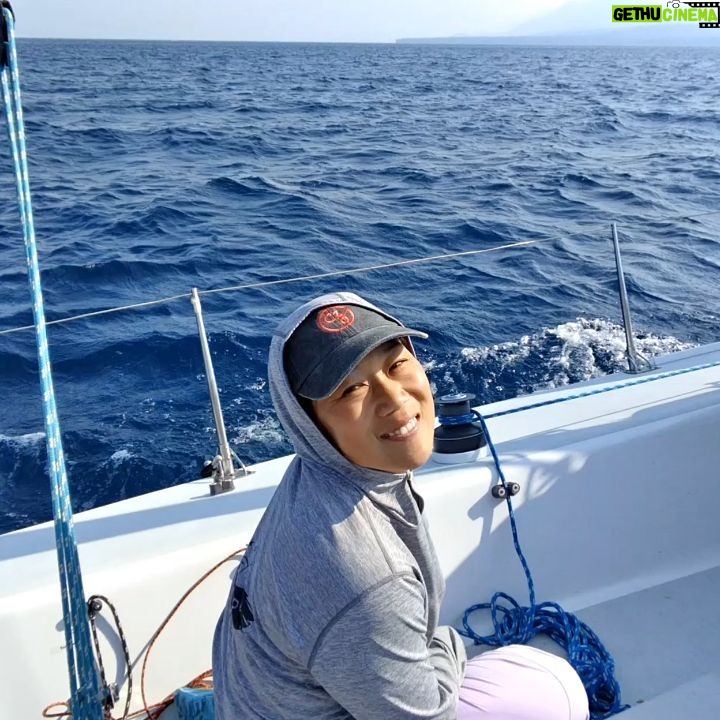 Mark Zuckerberg Instagram - Sailing with Priscilla and friends. Shot on 😎