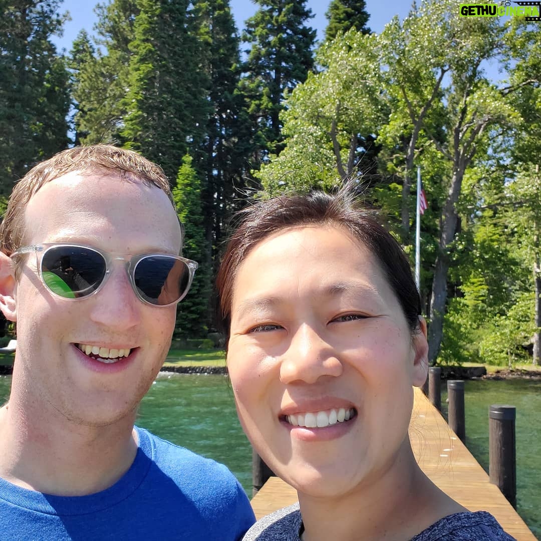 Mark Zuckerberg - 547.6K Likes - Happy 4th and happy summer! 🇺🇸🎉🇺🇸