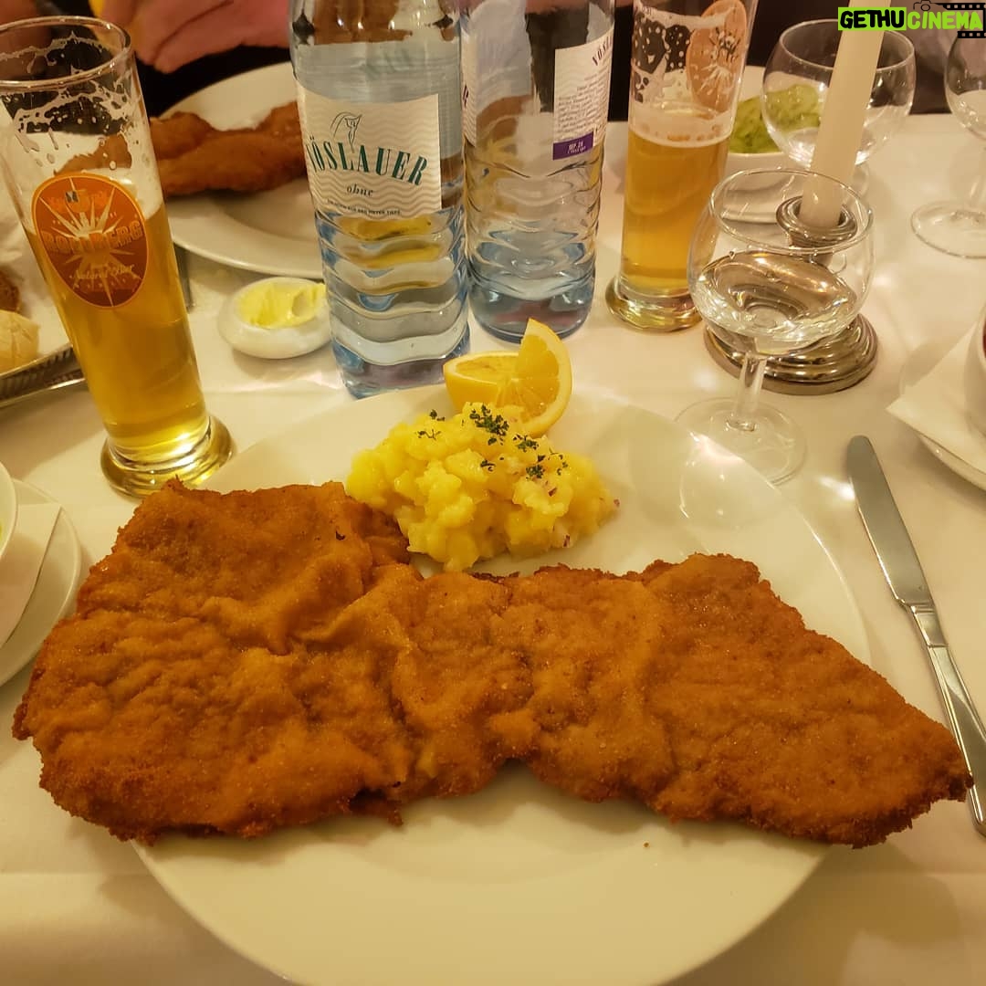 Mark Zuckerberg Instagram - Schnitzel for days. Café Einstein Stammhaus