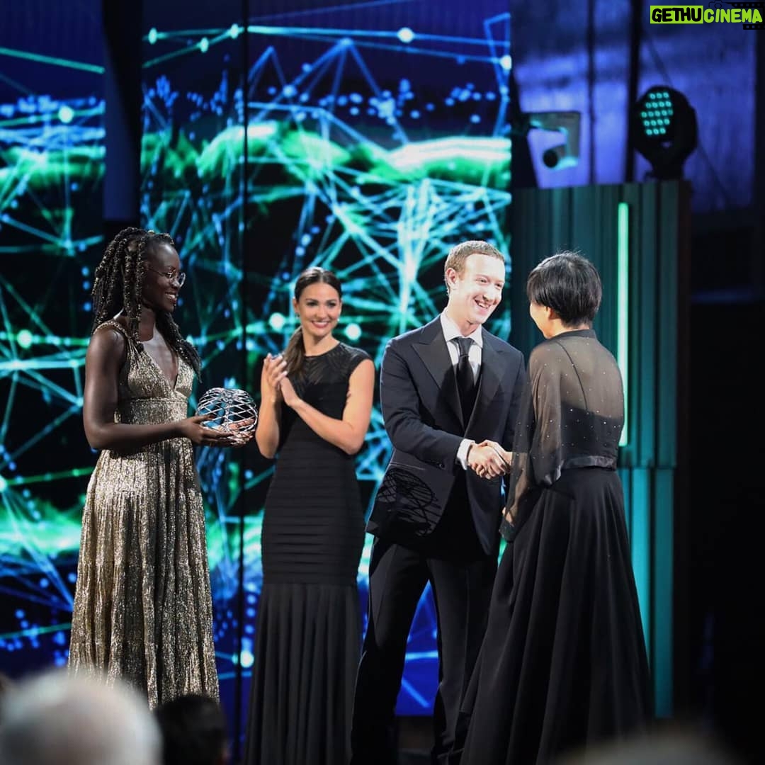 Mark Zuckerberg Instagram - Tonight we hosted the Breakthrough Prize to honor the top scientific achievements in physics, mathematics, and life sciences. @lupitanyongo and I presented the Life Sciences award to Xiaowei Zhuang for developing a new imaging technique and discovering hidden structures that make up our cells. Until now, these complex molecular structures were beyond the resolution limits of traditional microscopy. Research by two other of tonight’s honorees has led to a new understanding of how materials can conduct electricity, which could lead to huge energy efficiency savings and potentially be used in quantum computing — helping to speed up the pace of tools used for critical applications like medical research, climate forecasting, and artificial intelligence. It’s achievements like these that will move society forward for everyone. Congratulations again to all the awardees!