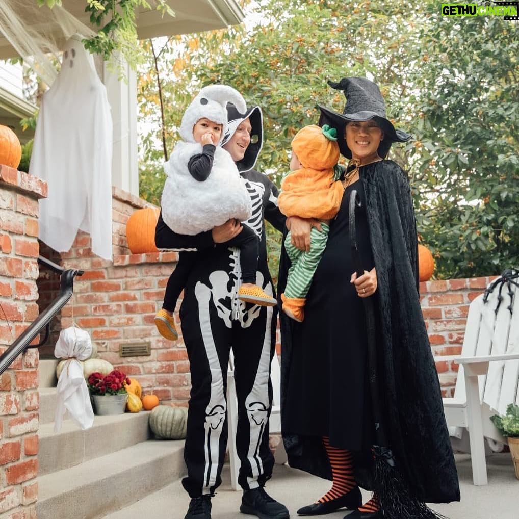 Mark Zuckerberg - 481.1K Likes - We hope you had a spooky Halloween!