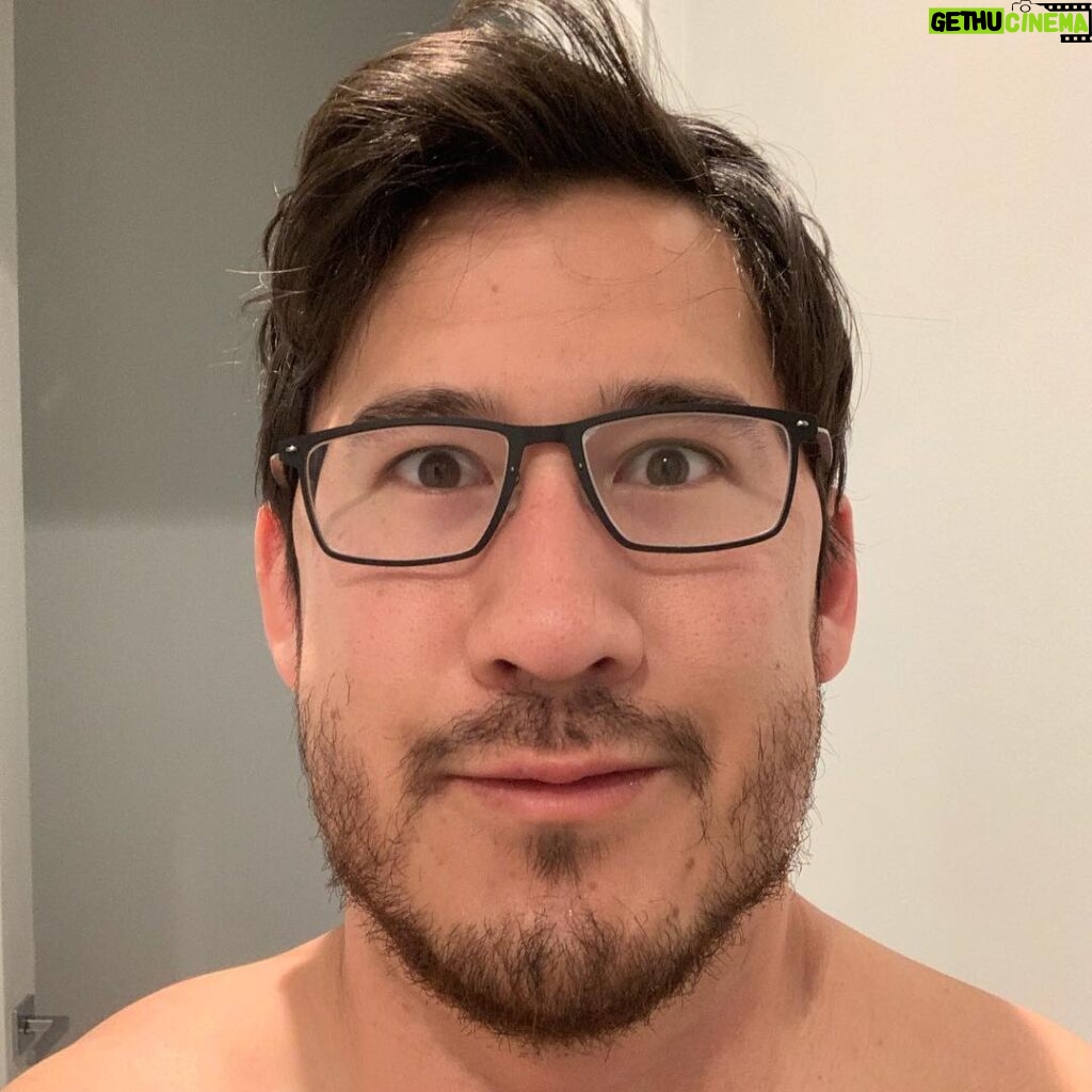 Markiplier Instagram - Stage 2 SWOLE. Close to achieving dummy thicc status. 1 like = 1 swole 💪