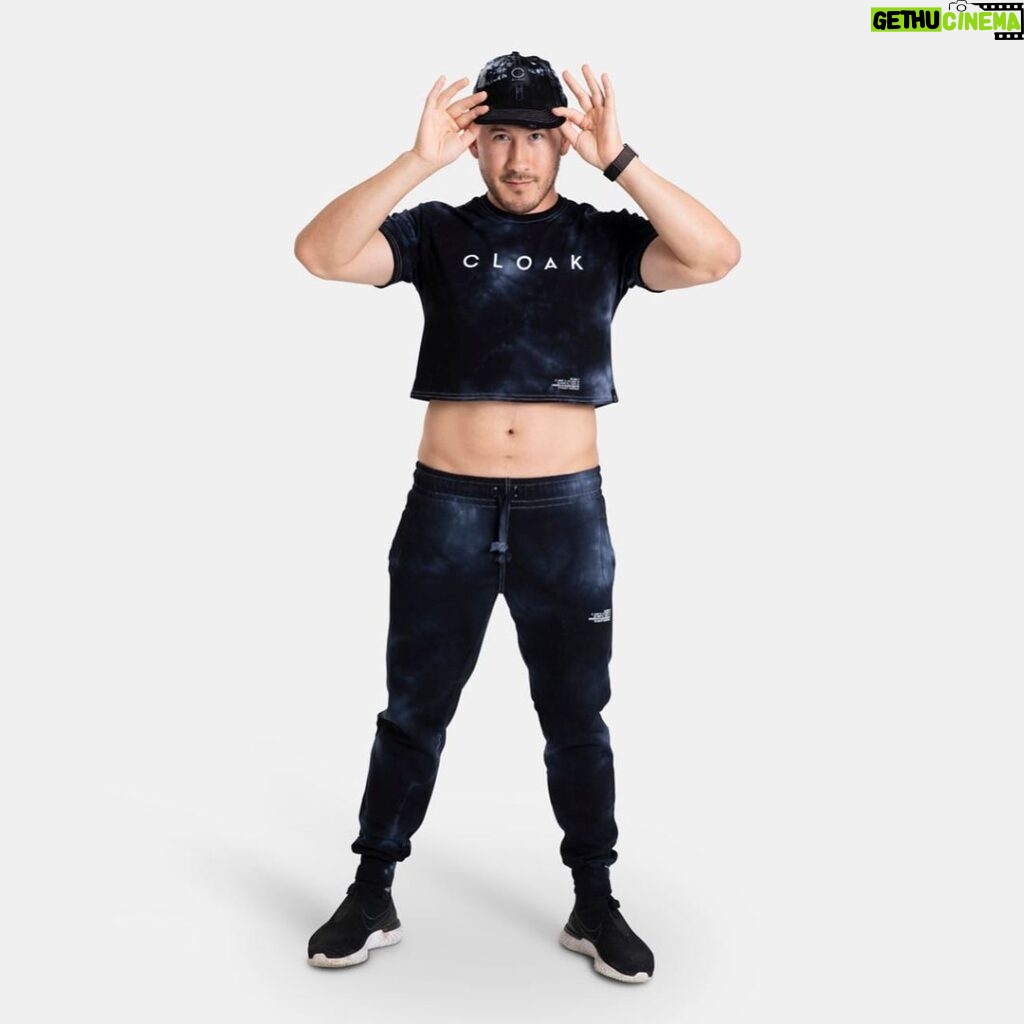 Markiplier Instagram - Unlike a certain small brain that shall not be named but will be tagged @jacksepticeye I look absolutely stunning in the new @cloakbrand collection. Swipe to see all the amazing looks! Link in BIO.