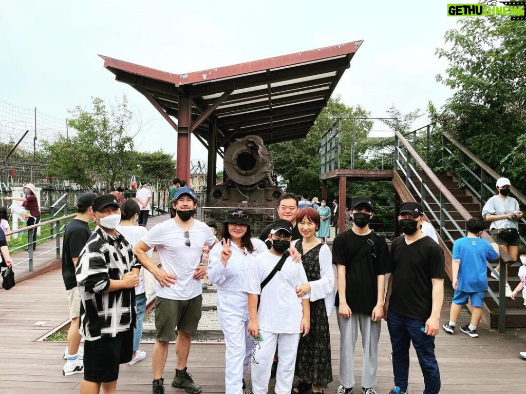 Markiplier Instagram - family at the DMZ
