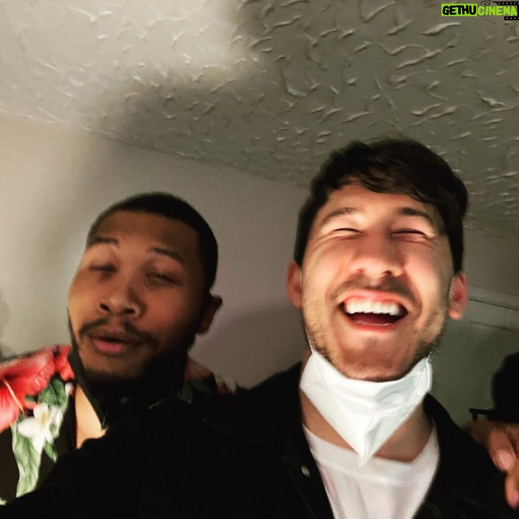 Markiplier Instagram - The Matteo to my Dave! Star of The Edge of Matteo @officialfranzd ! Was an absolute pleasure to work with you and learn from you. Here we are nearly collapsing from exhaustion after wrapping the show at around 4am. Please show Franz all the love in the world for bringing Matteo to life!!
